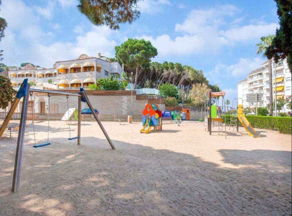 Seahomes Vacations, La Mer Bleue, Beach&Pool, Pk, Full Equipped In Fenals Beach Lloret de Mar Zewnętrze zdjęcie